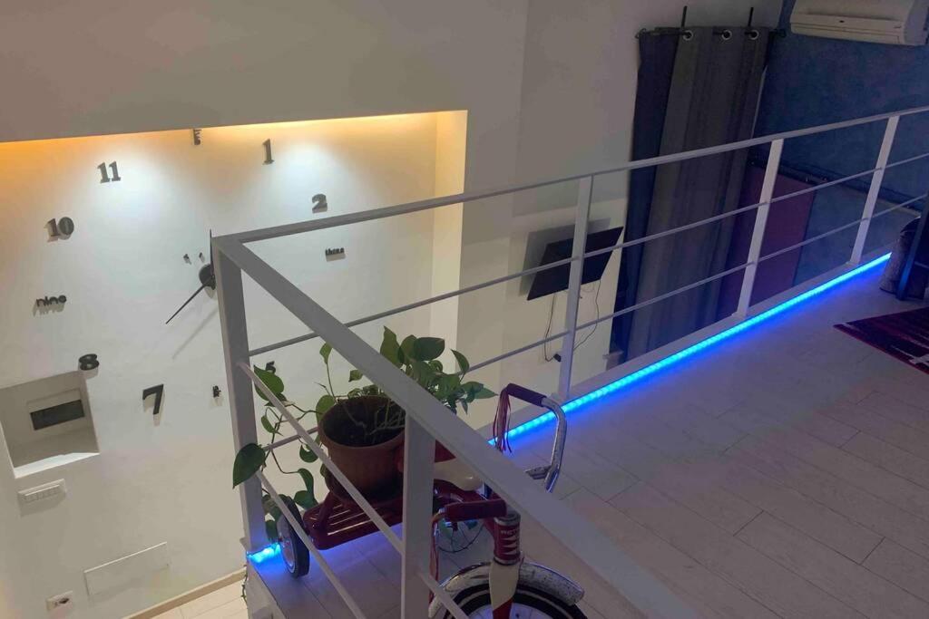 Small Mezzanine Apartment Colosseo Rom Exteriör bild